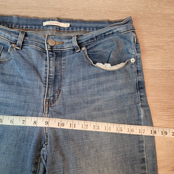 Levi's Jeans Size 10 Classic Bootcut Mid Rise Medium Light Wash Denim Western - Picture 7 of 11